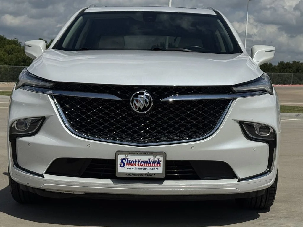 Used 2023 White Buick Avenir image 7