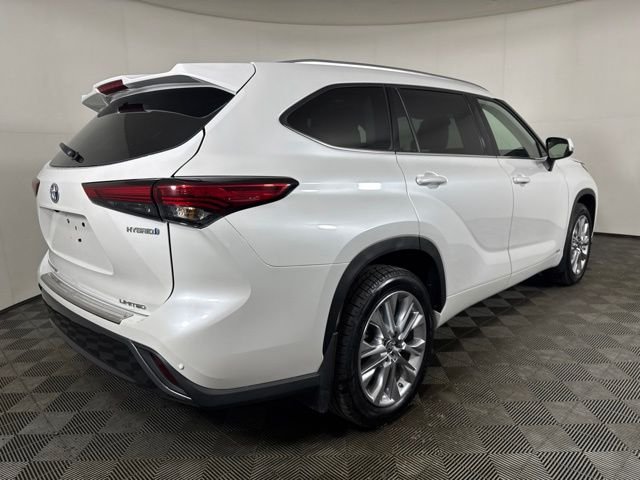 Used 2023 Pearl Toyota Limited image 3