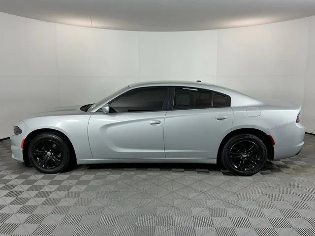 Used 2019  Dodge SXT image 8
