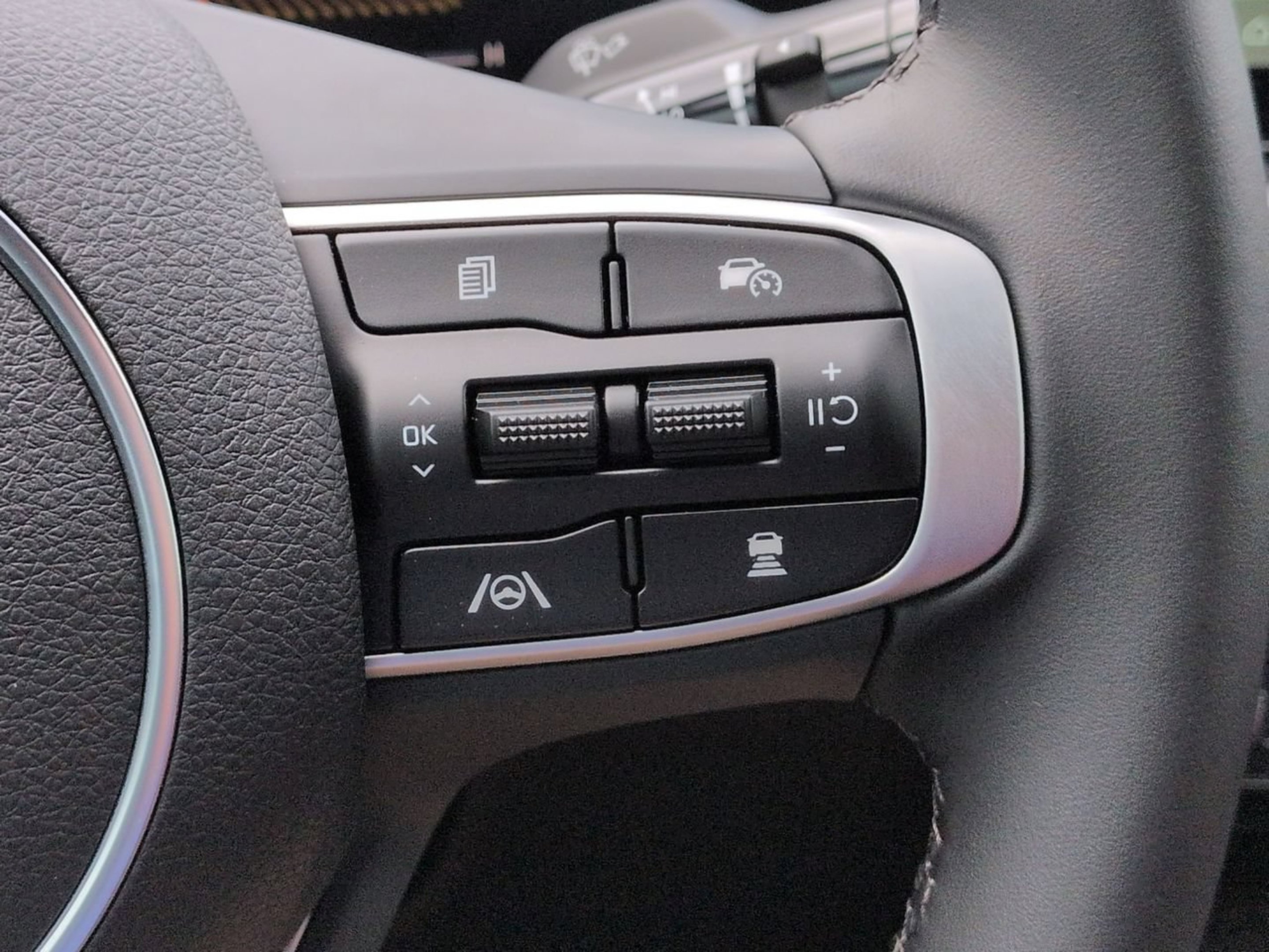 New 2026 Wolf Gray Kia GT-Line image 25