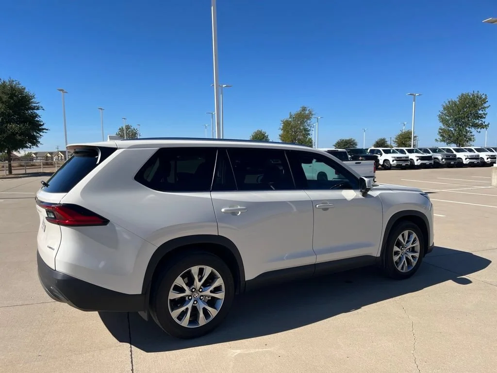 Used 2024 Off-white Toyota Limited image 5