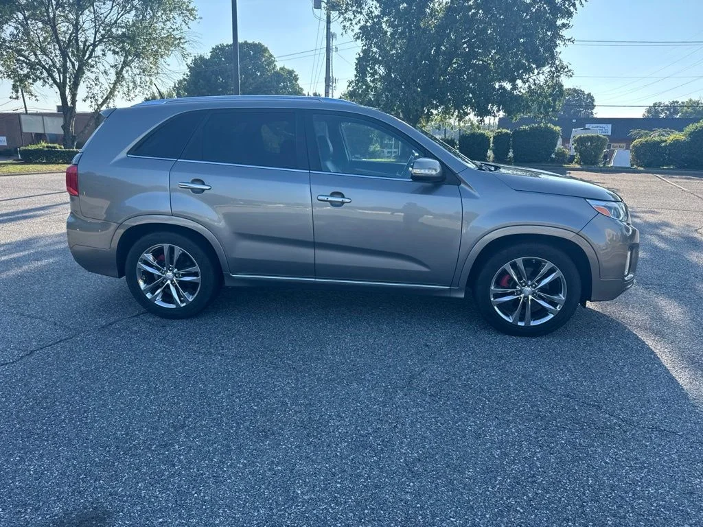 Used 2015 Silver Kia Limited V6 image 5