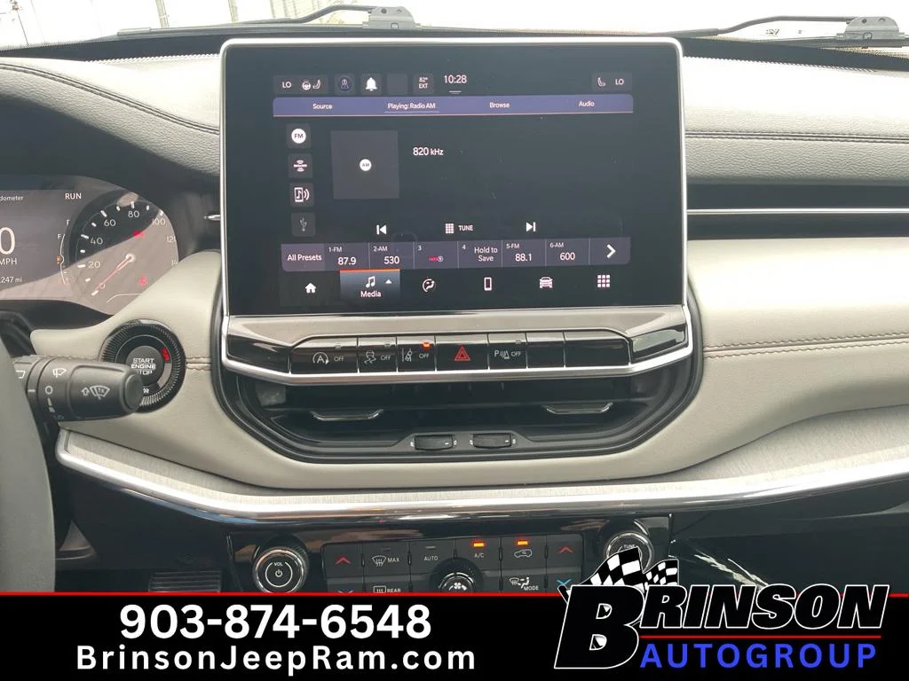 Used 2023 Grey Jeep Limited image 28