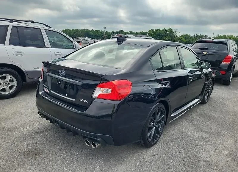 Used 2018 Crystal Black Silica Subaru Limited image 3