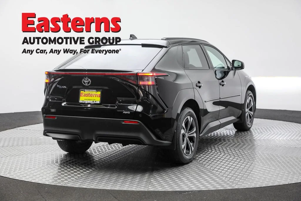Used 2023 Black Toyota XLE image 5