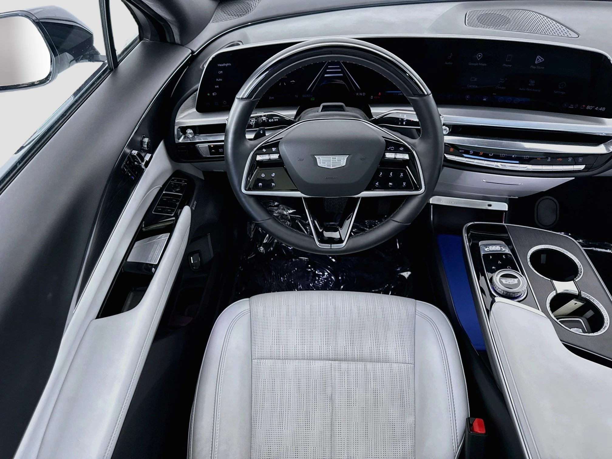 Used 2024 Crystal White Tricoat Cadillac Luxury 3 image 25
