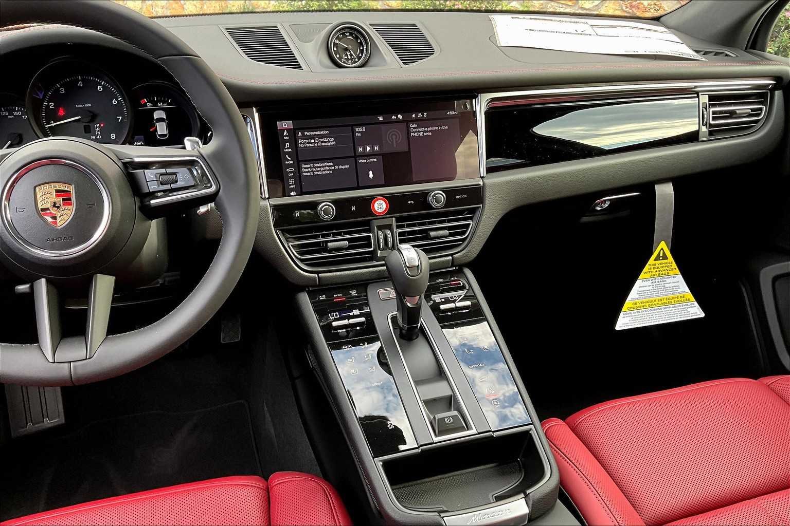 2026 Porsche Macan - Photo 16