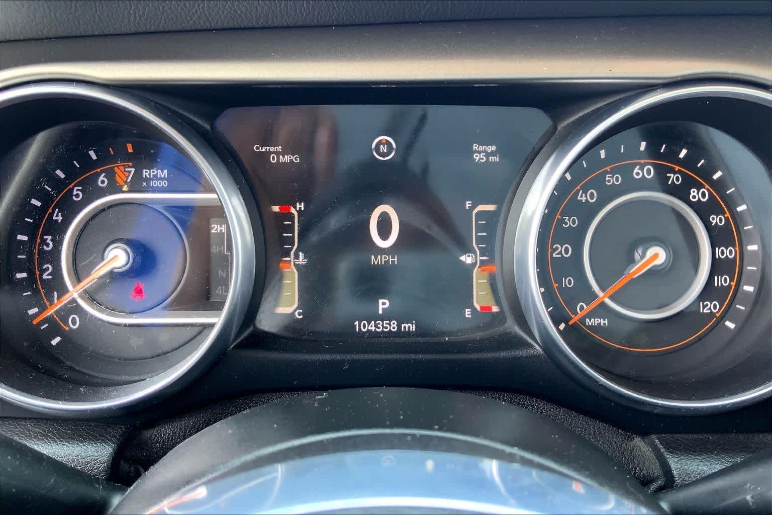 Used 2018 Ocean Blue Metallic Clearcoat Jeep Sahara image 25