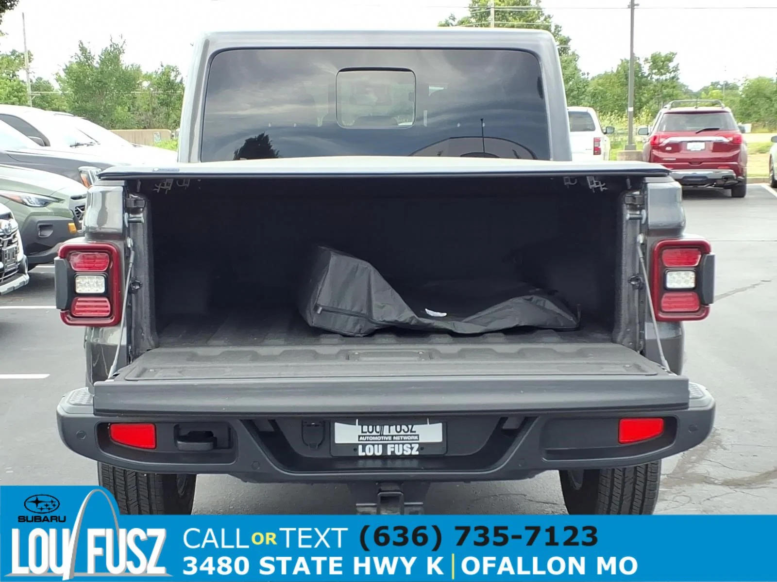 Used 2025 Granite Crystal Metallic Clearcoat Jeep Sport S image 28