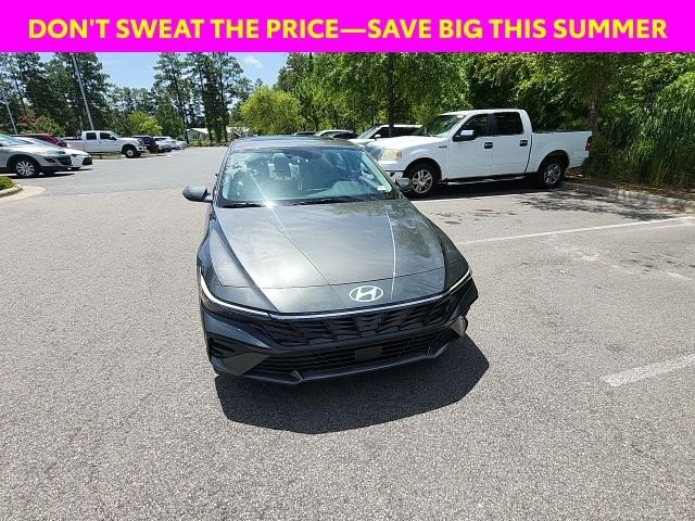 Used 2025 Gray Hyundai Limited image 3