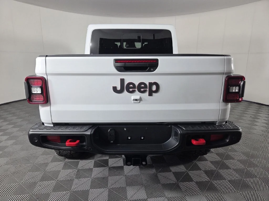 New 2026 Bright White Clear-Coat Exterior Paint Jeep Rubicon image 5