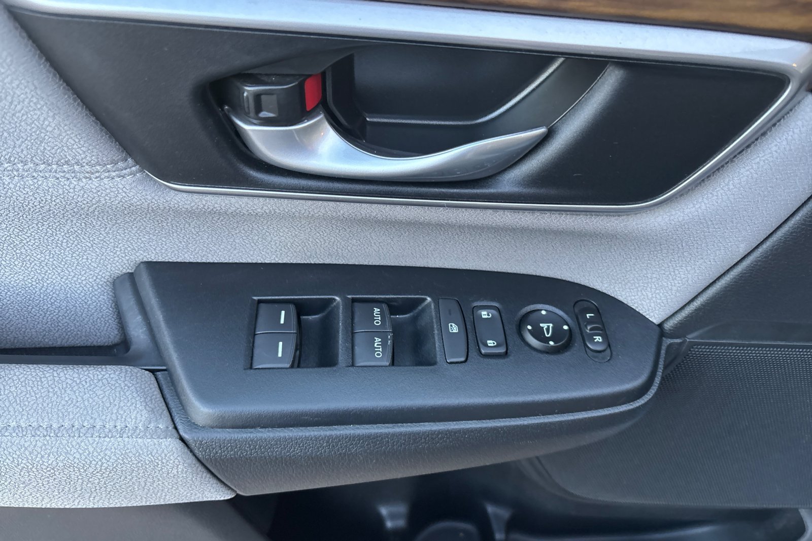 Used 2018 Silver Honda EX image 11