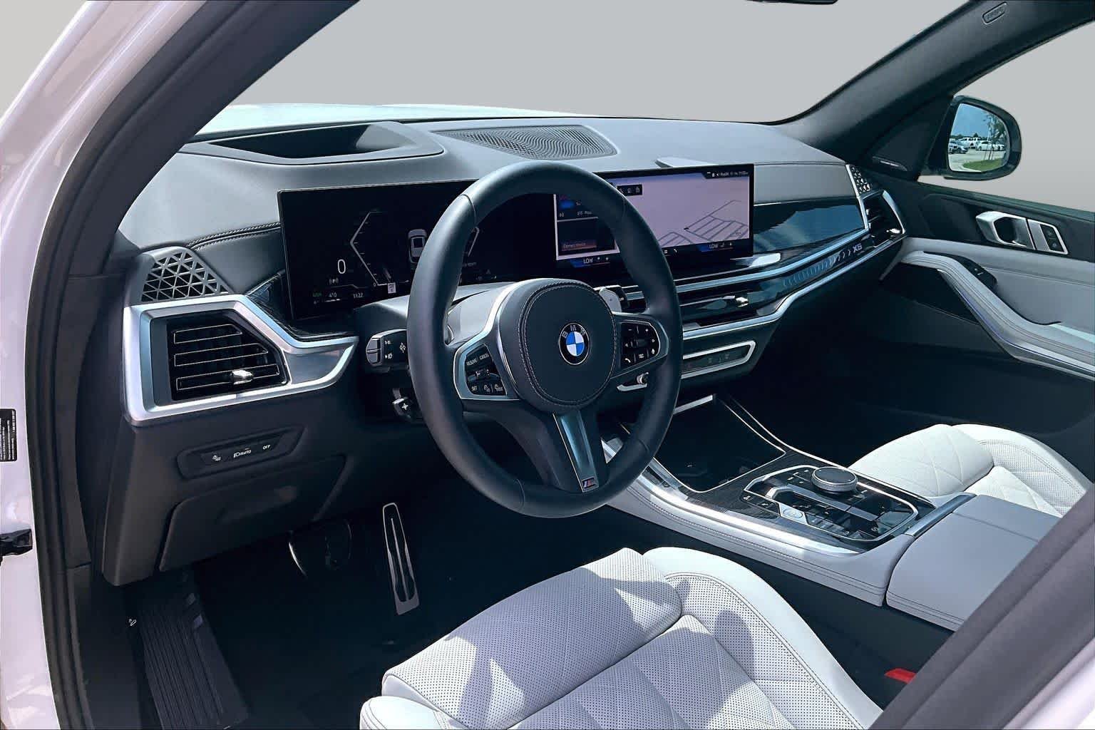 Used 2025 Alpine White BMW xDrive40i image 17