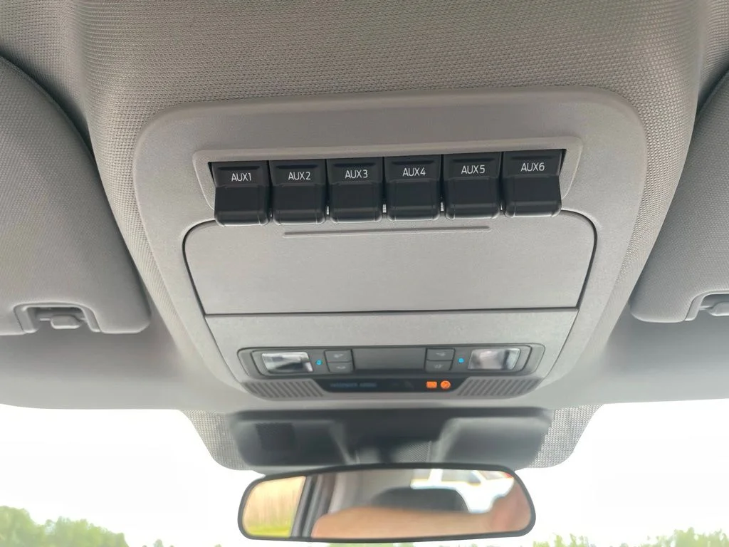 New 2026 Oxford White Ford F-600® XL image 23