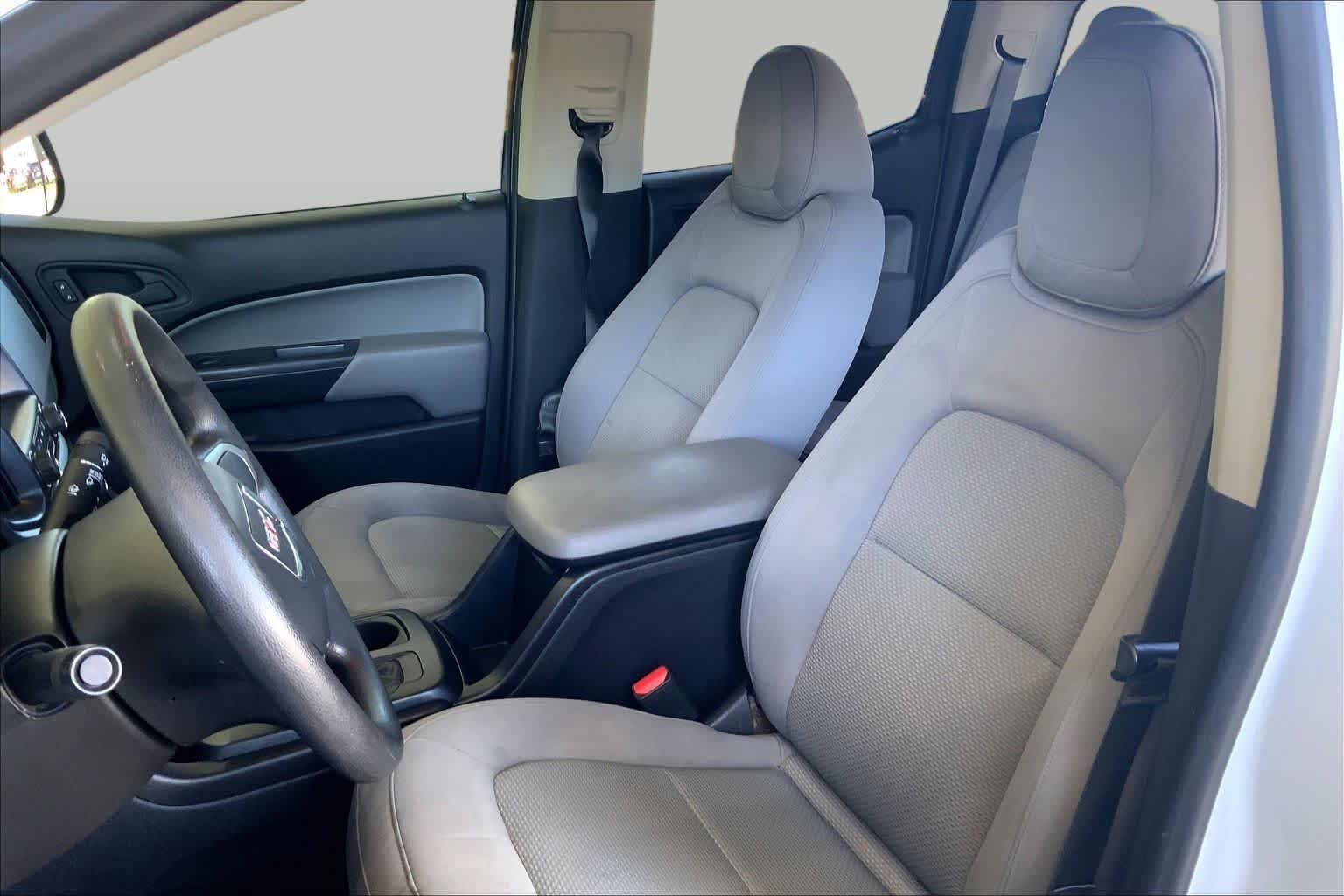 Used 2016 Summit White GMC 2WD image 8