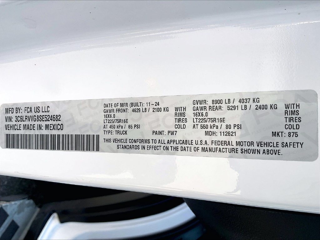 Used 2025 White Ram Base image 34