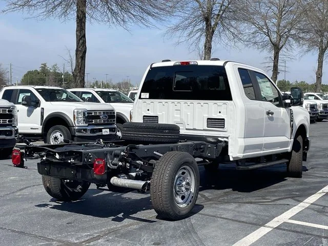 New 2026 Oxford White Ford XL image 3