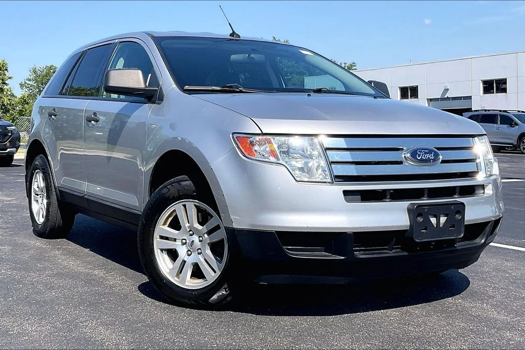Used 2010  Ford SE image 30