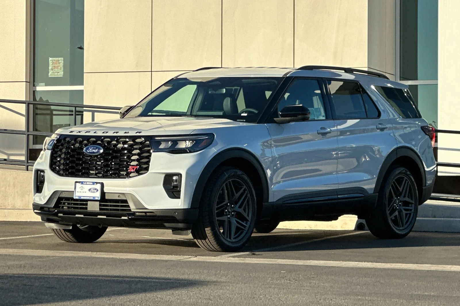 2026 Ford Explorer ST - Photo 7