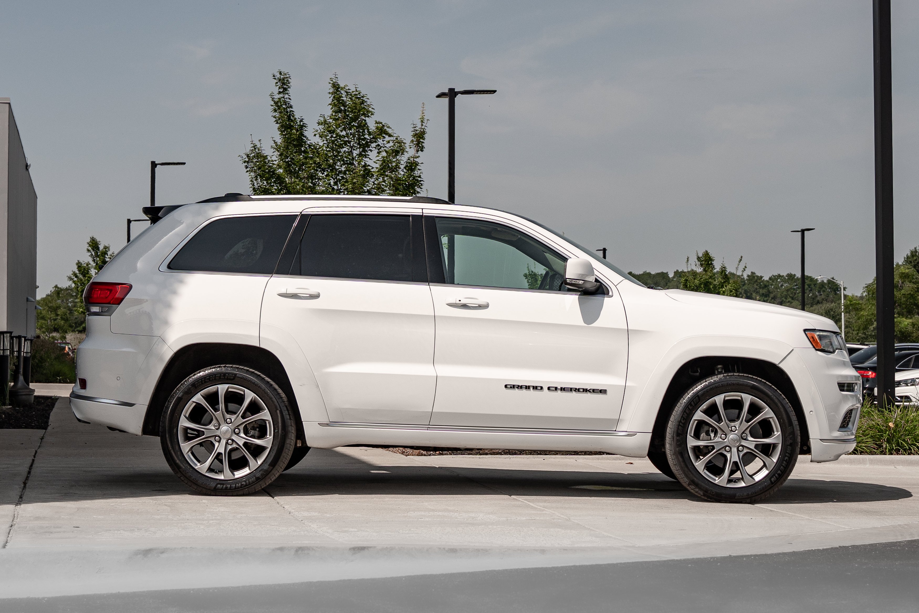 Used 2020 Bright White Clearcoat Jeep Summit image 3