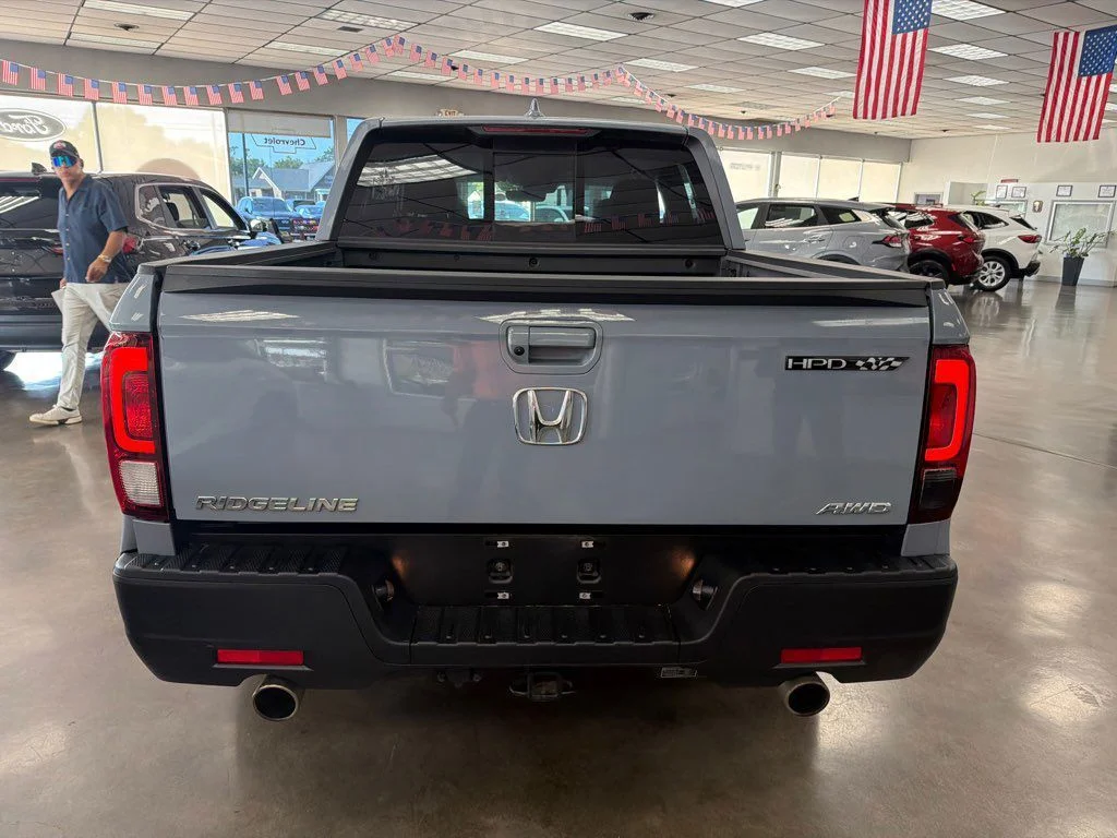 Used 2023  Honda RTL image 8