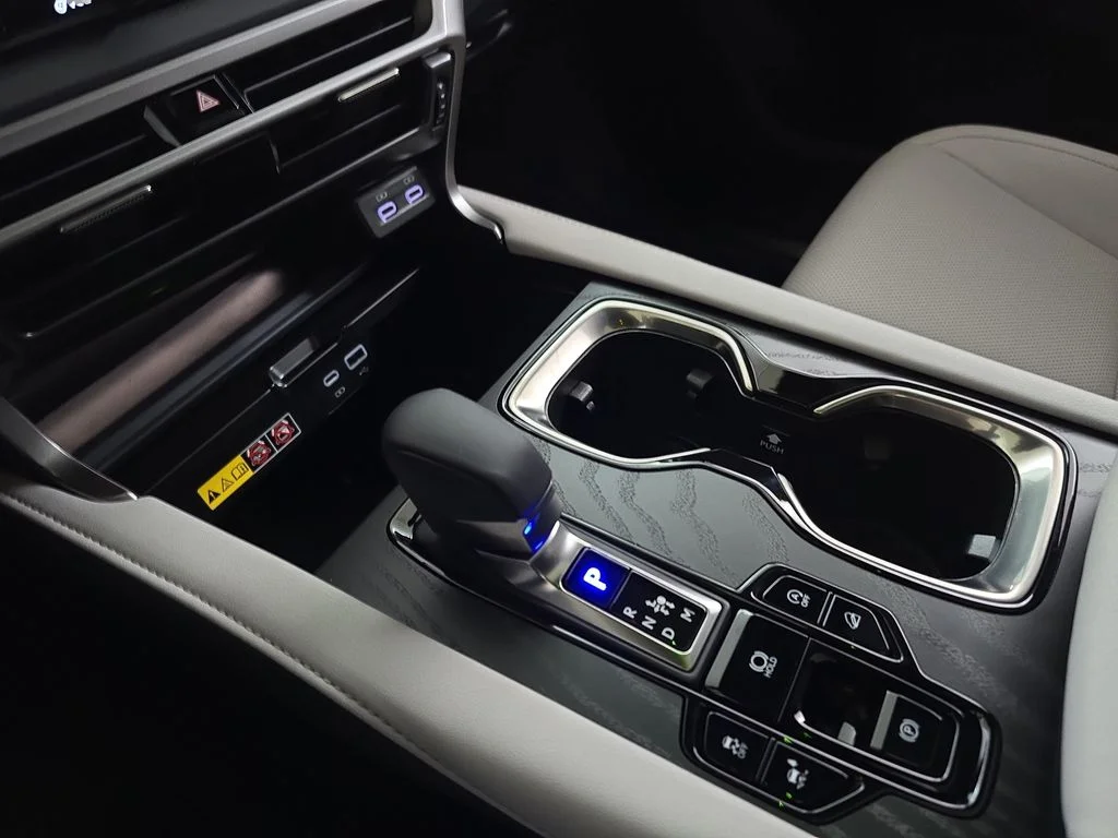 New 2026 Eminent White Pearl Lexus PREMIUM image 24