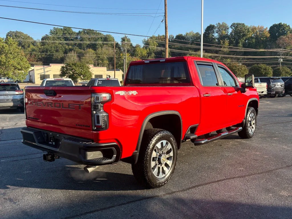 Used 2021 RED HOT Chevrolet Custom image 9