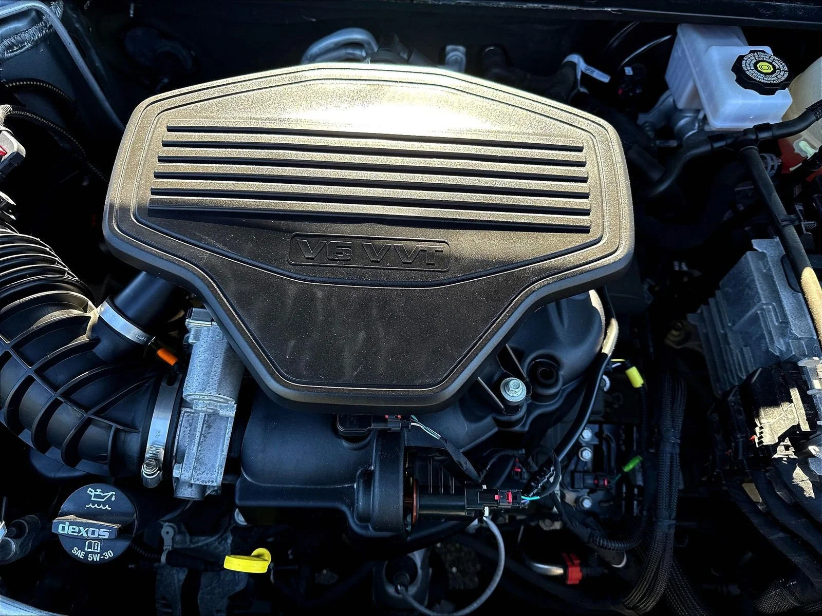 Used 2023 Sterling Metallic GMC SLT image 34