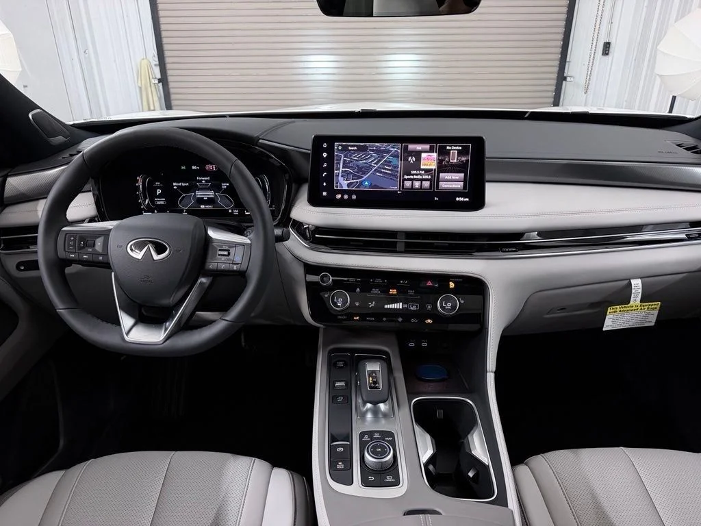 New 2027 RADIANT WHITE INFINITI Luxe AWD image 15