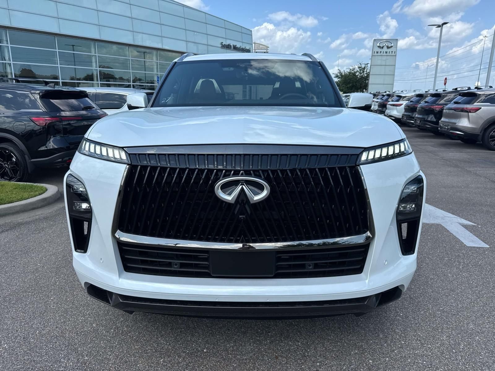 New 2027 RADIANT WHITE INFINITI Autograph 4WD image 3