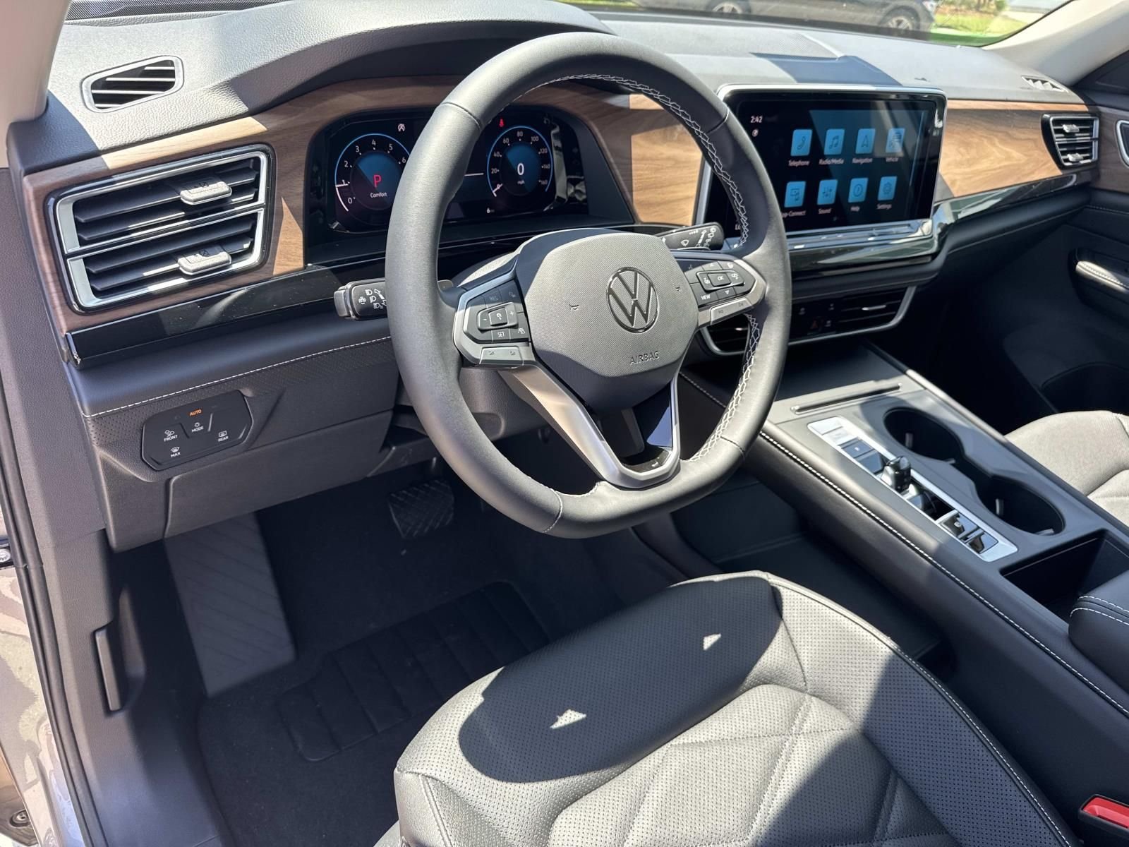 New 2026 Silver Volkswagen 2.0T SE image 10
