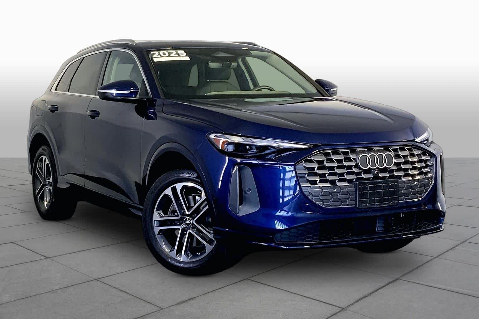 Used 2025 Navarra Blue Metallic Audi Premium image 3