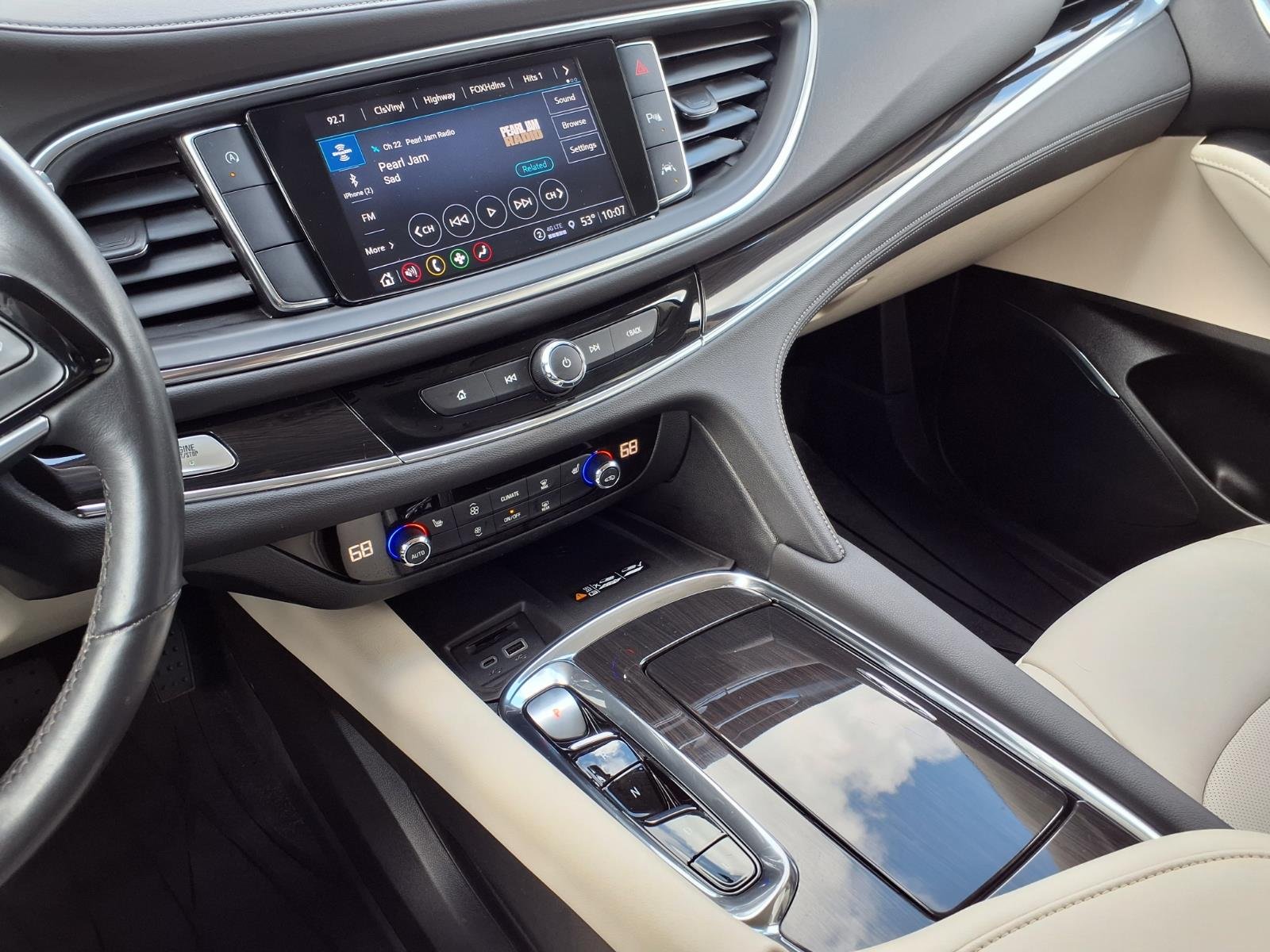 Used 2023 White Buick Essence image 7