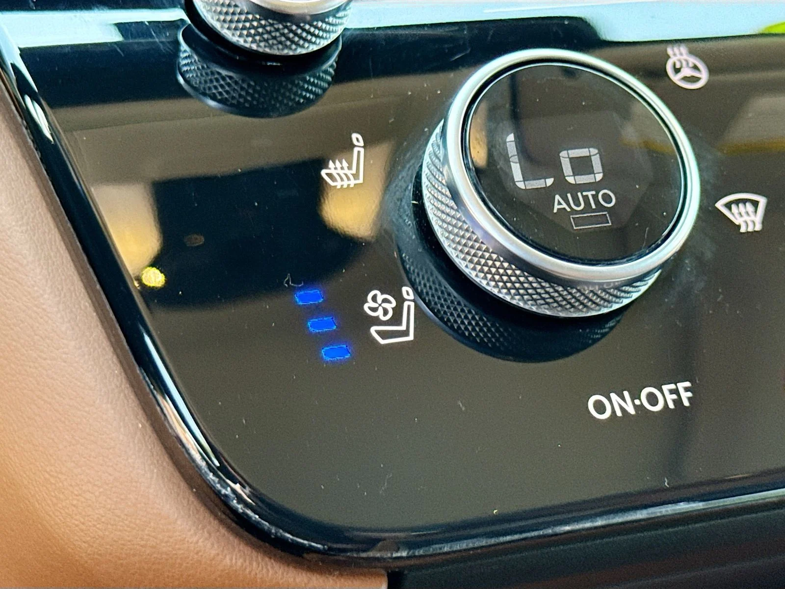 Used 2023 Black INFINITI Sensory image 21