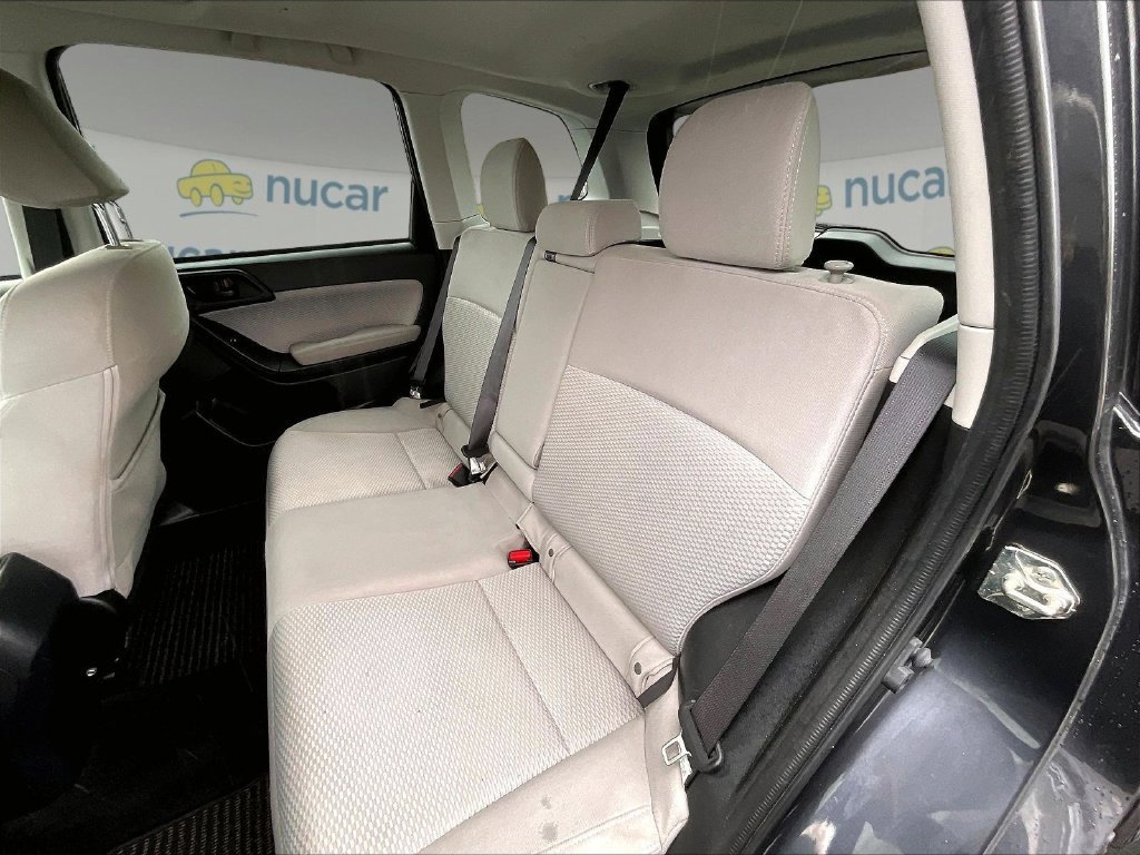 Used 2018 Gray Subaru 2.5i Premium image 25