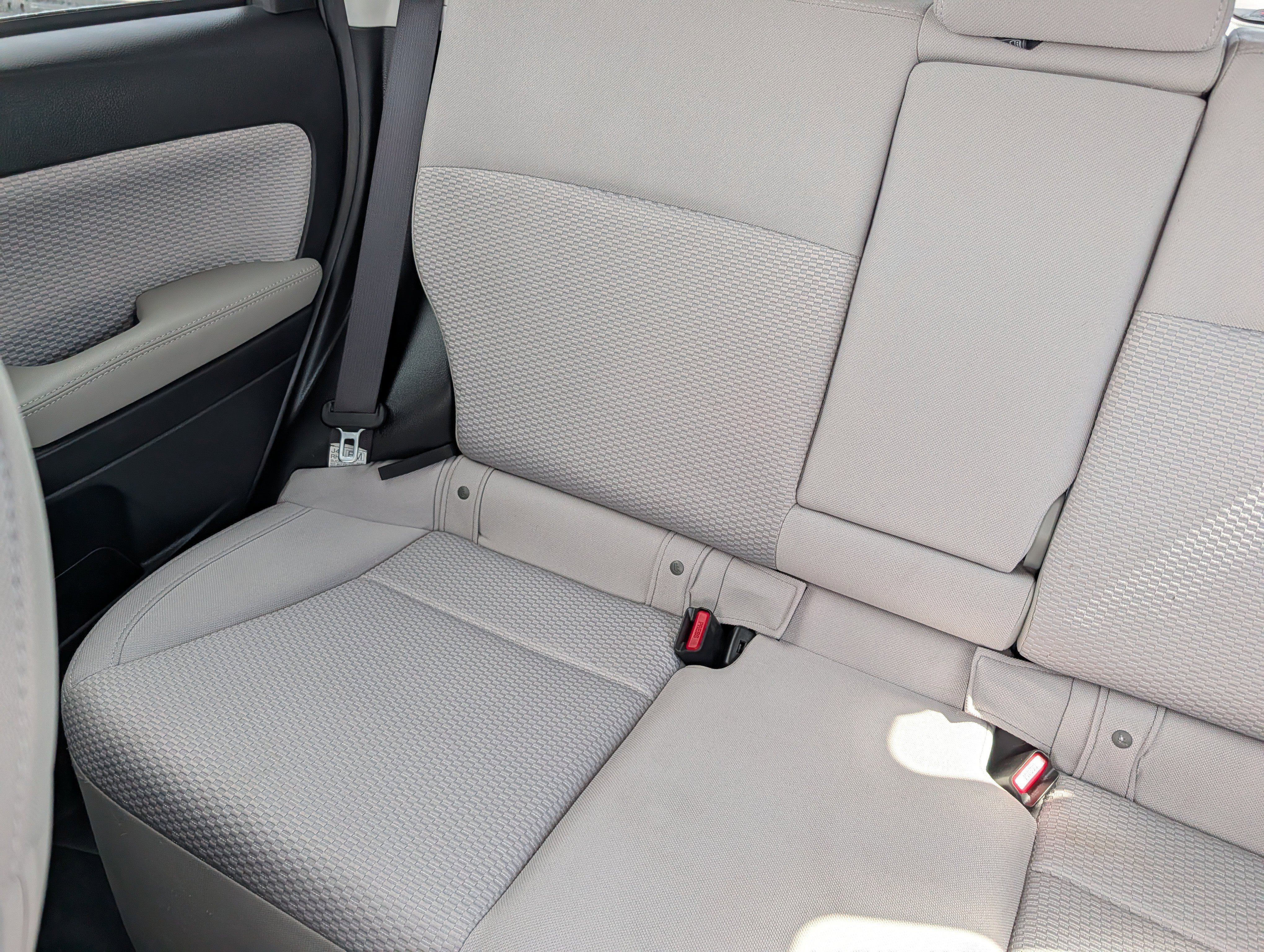 Used 2018 Crystal White Pearl Subaru Premium image 12