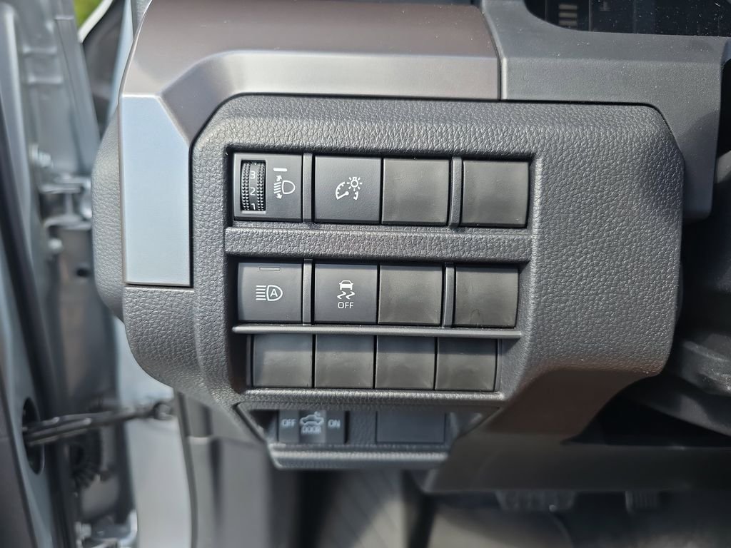 2025 Toyota Tacoma SR5 - Photo 27