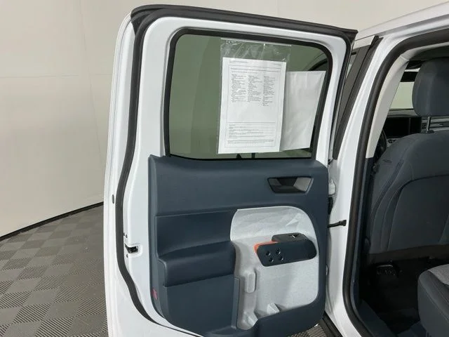 Used 2022 White Ford XLT image 25