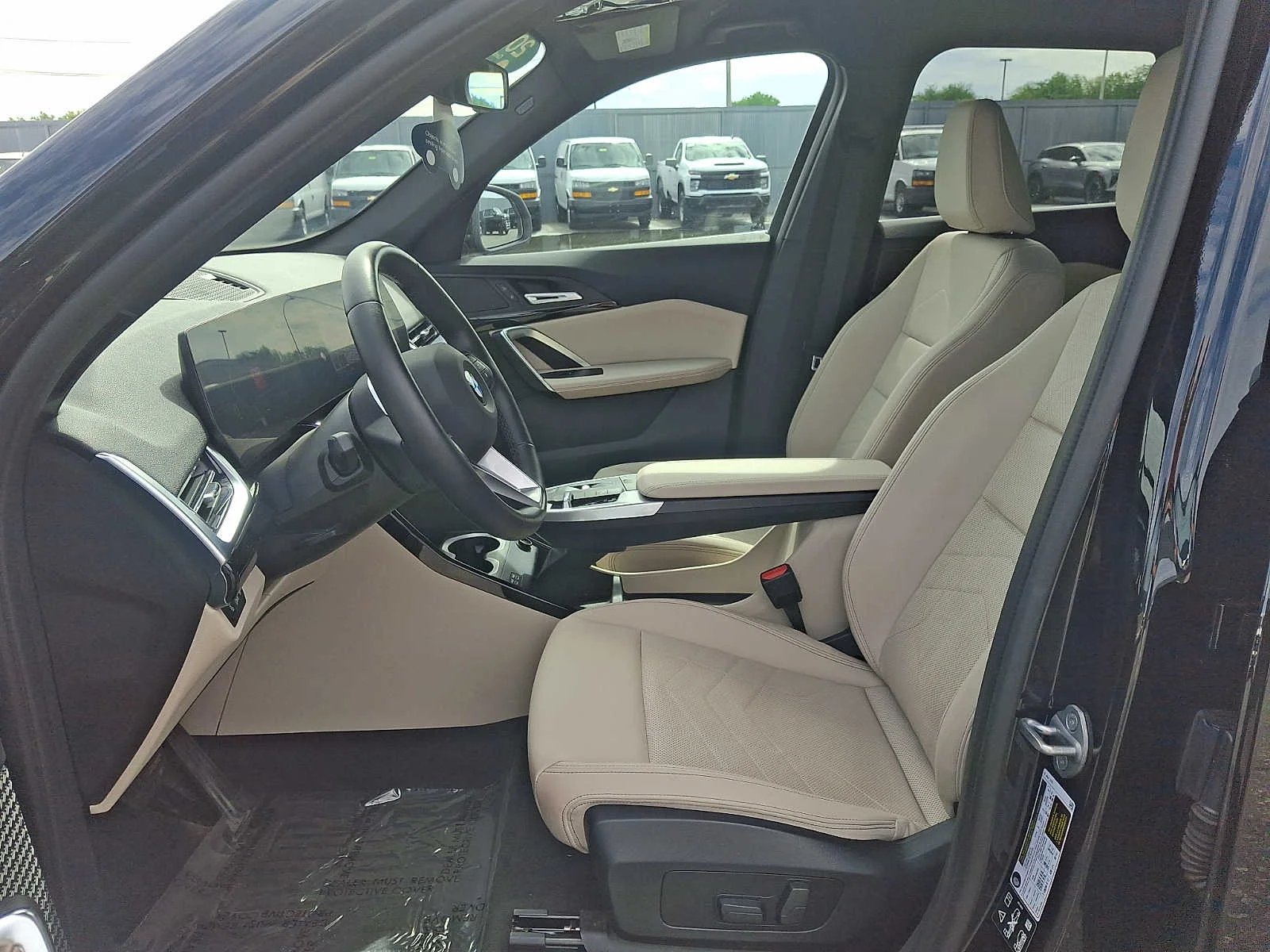 Used 2023 Black BMW xDrive28i image 13