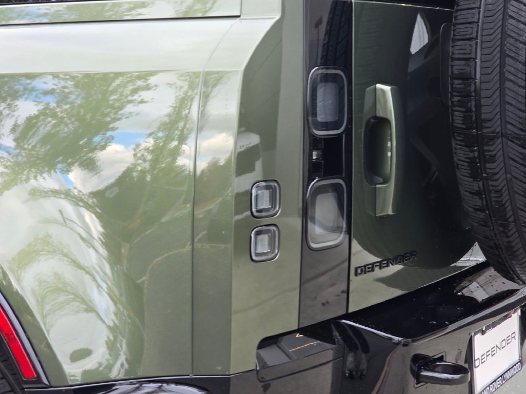 New 2026 Woolstone Green LAND ROVER X-Dynamic SE image 36