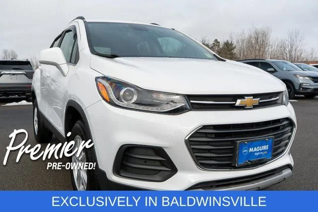 Used 2020 SUMMIT WHITE Chevrolet LT image 4
