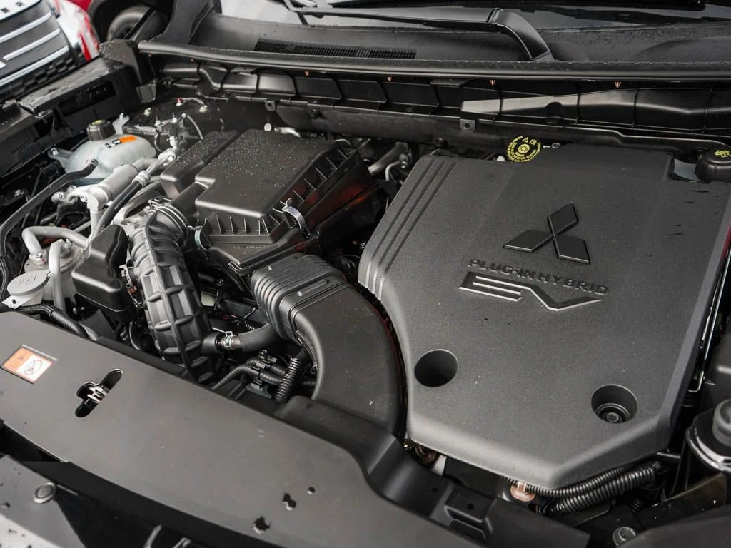New 2026 Labrador Black Pearl Mitsubishi SE S-AWC image 7