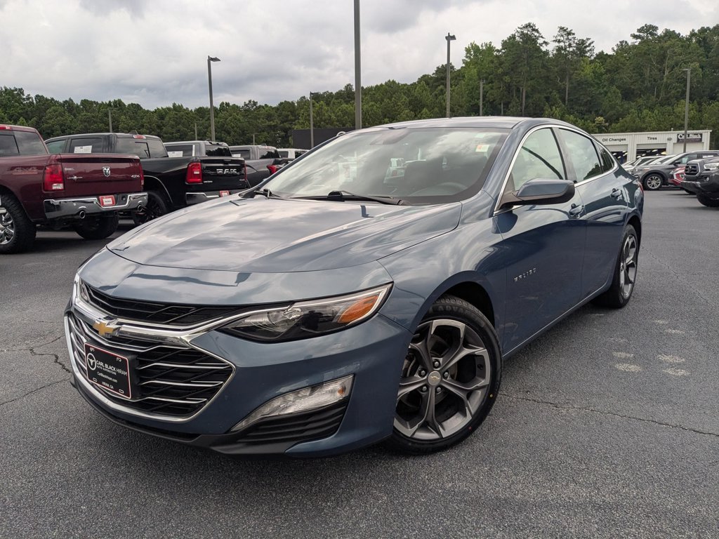 Used 2024 Lakeshore Blue Metallic Chevrolet LT image 1