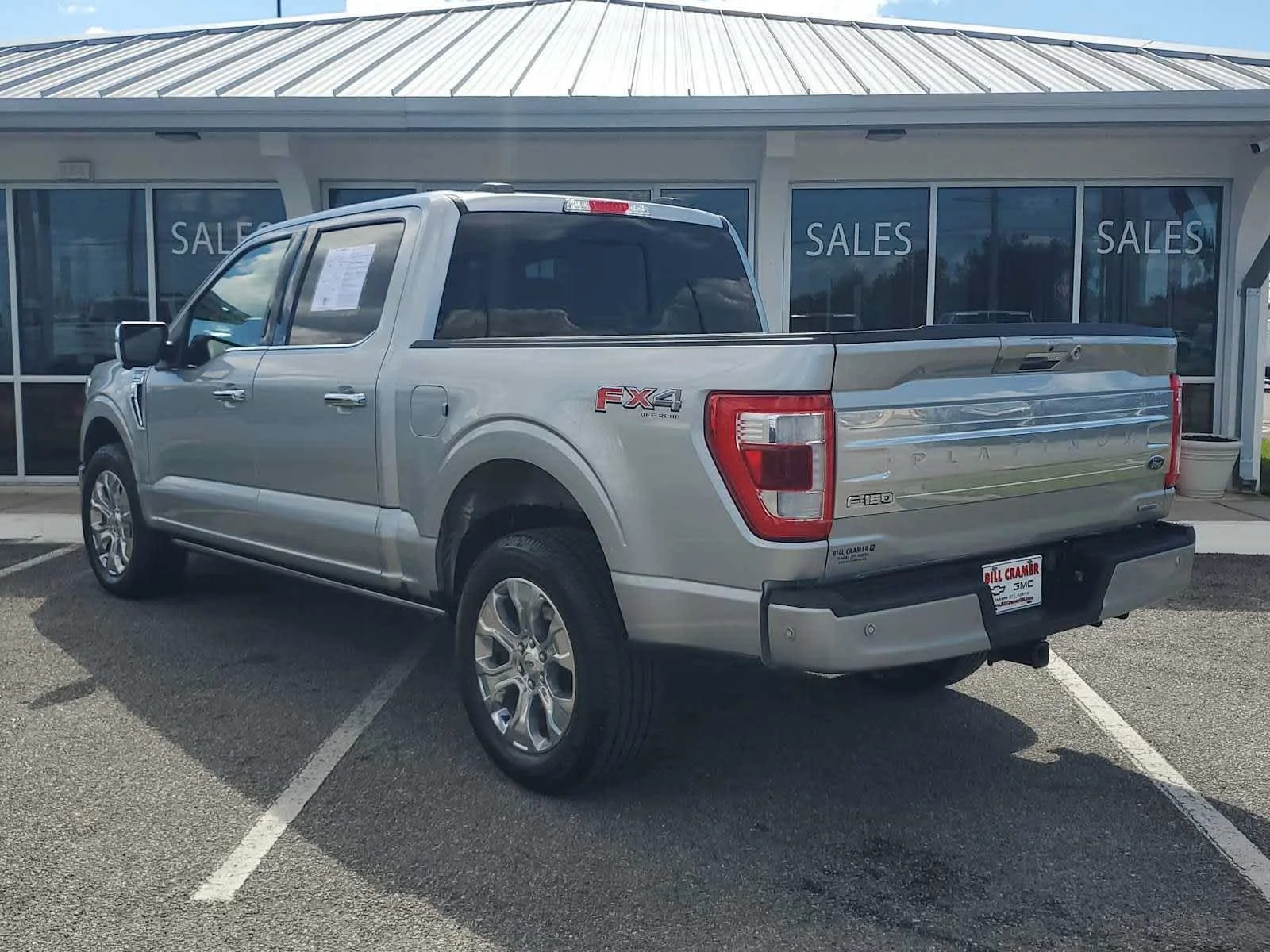 Used 2023  Ford XL image 3