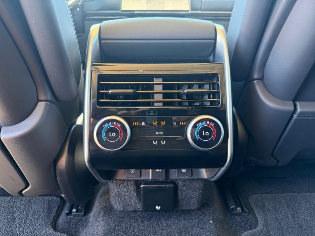 Used 2025 Ostuni Pearl White Premium Metallic Land Rover SE image 19