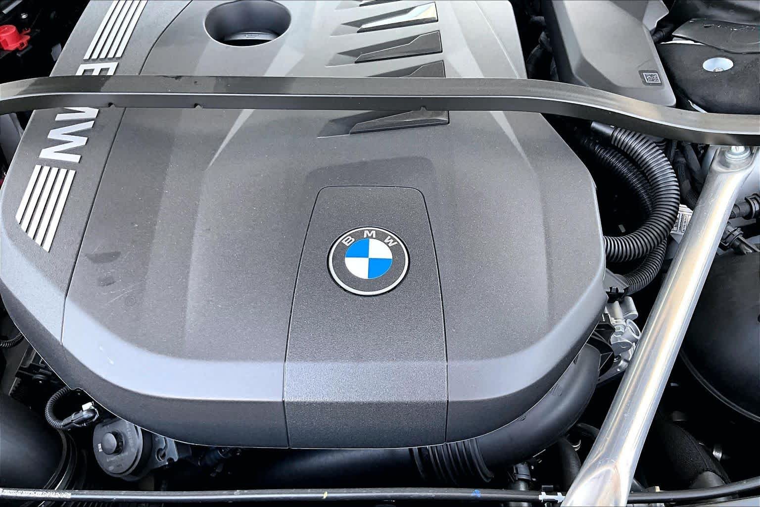 New 2026 Mineral White Metallic BMW 740i xDrive image 17