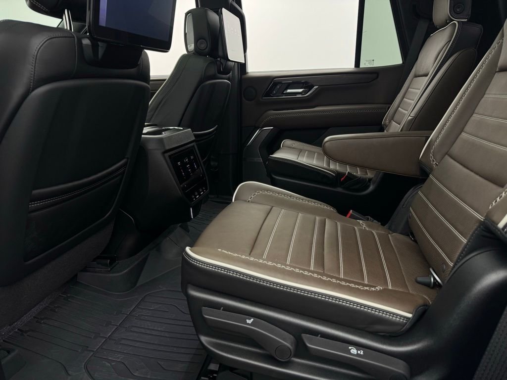 Used 2026 Glacier White Tricoat GMC Denali Ultimate image 54