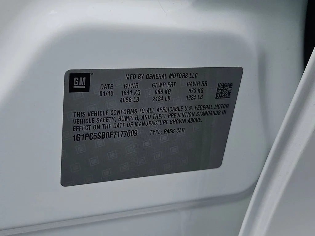 Used 2015 Summit White Chevrolet 1LT image 32