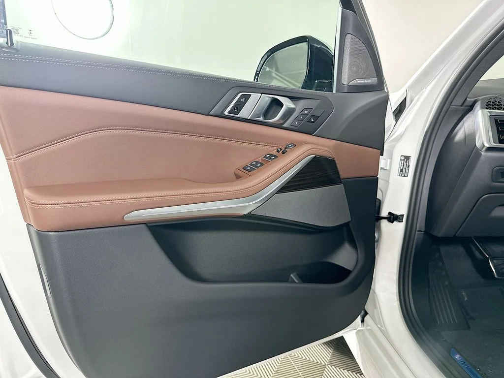 New 2026 Alpine White BMW xDrive40i image 22