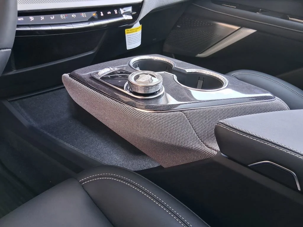 2026 Cadillac OPTIQ Sport - Photo 18
